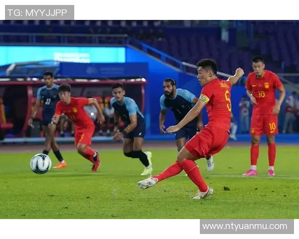 2013东亚杯精彩对决韩国队与日本队的巅峰之战回顾与分析