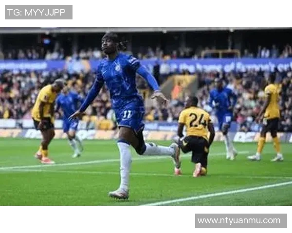 女王巡游者在诺维奇的精彩对决揭示英冠争夺战的激烈与悬念 女王巡游者在诺维奇的精彩对决揭示英冠争夺战的激烈与悬念